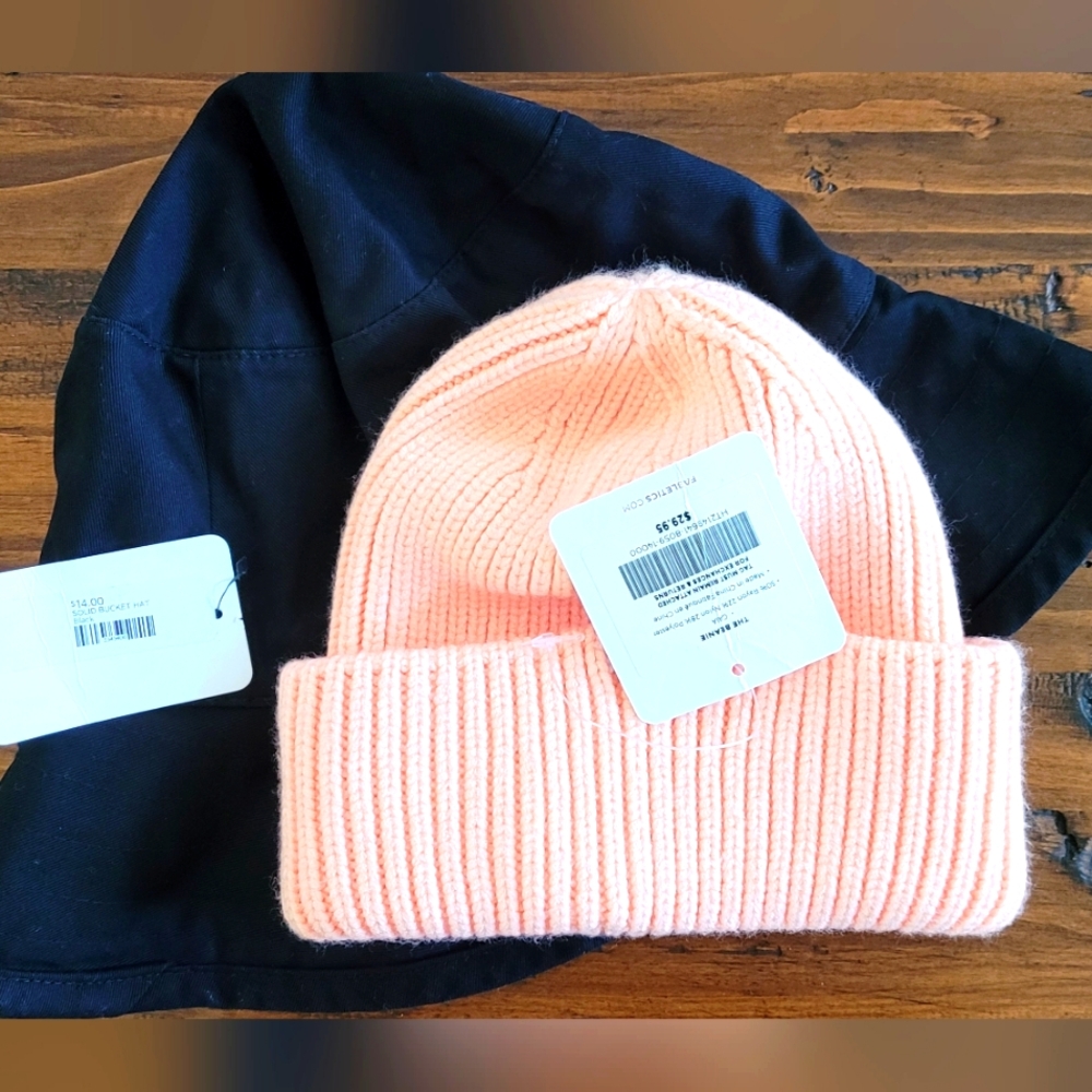 Bundle of two hats